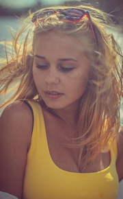 BERTA Sexy Blondi